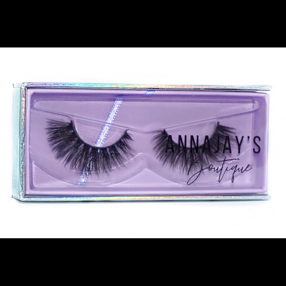Annajays Boutique Other - SALE! “BEVERLY HILLS’ 3D MINK FALSE EYELASHES